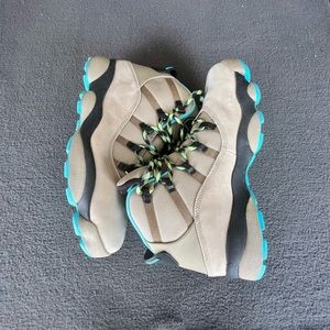 Jordan Winterized 6 Rings - Khaki - Gamma Blue - Varsity Maize
